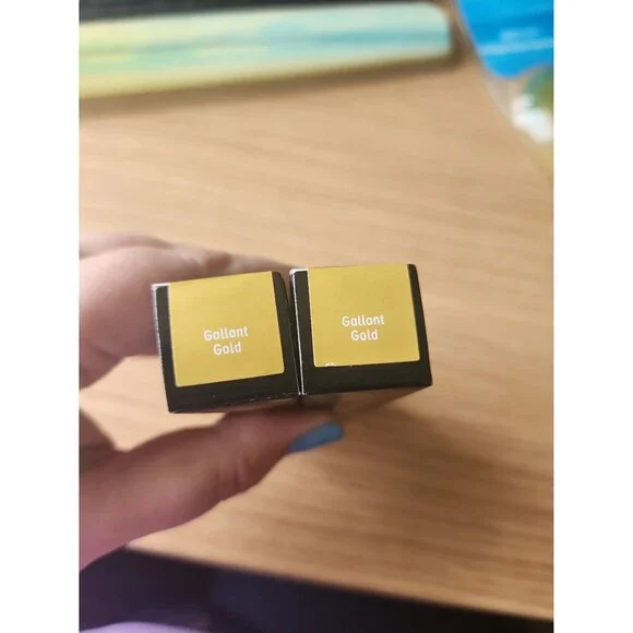 It Cosmetics Set of 2 Superhero No-Tug Shadow Sticks in "Gallant Gold" NIB - Picture 6 of 6